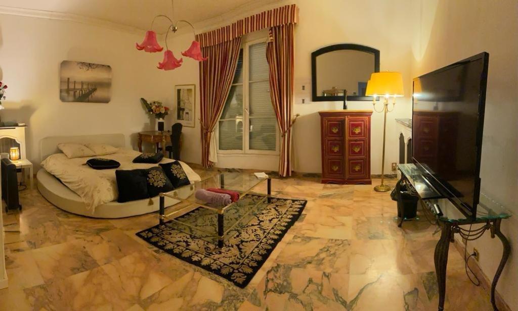 La Demeure D'Iris Bed & Breakfast Bougival Exterior photo